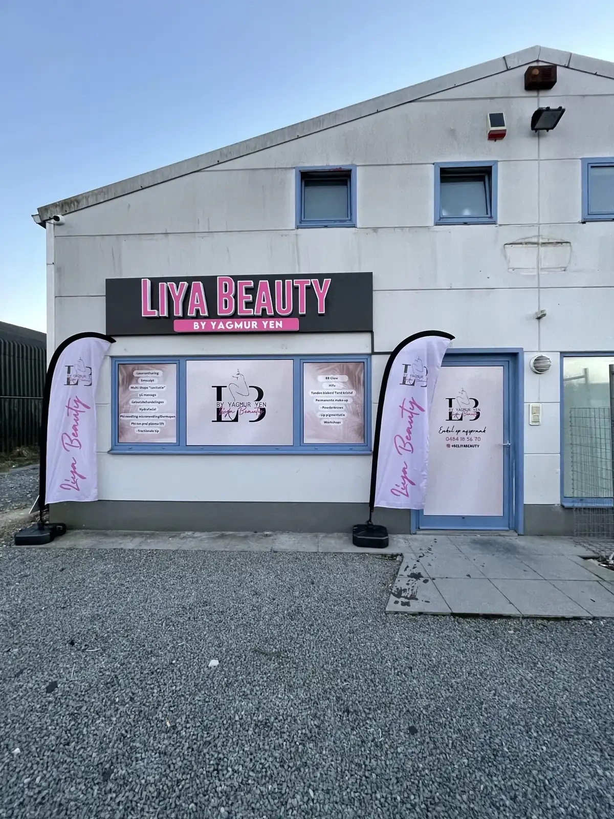 Gevelreclame & vlaggen – Liya Beauty